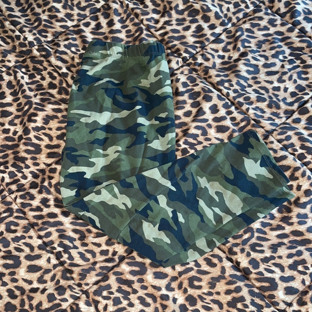 No boundaries camo capris leggings
